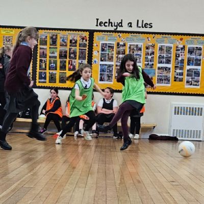 Year 3 Lunchtime football with Wrexham AFC Foundation