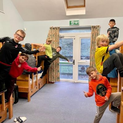 Blwyddyn 4 a 5 enjoyed a few days at Pentrellyncymer